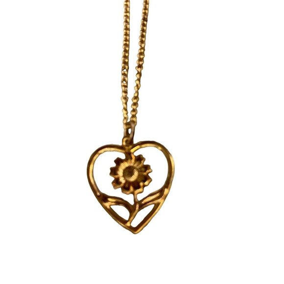 Goldtone Necklace Floral 1" Heart Pendant on 19" Chain Red White - Picture 10 of 13